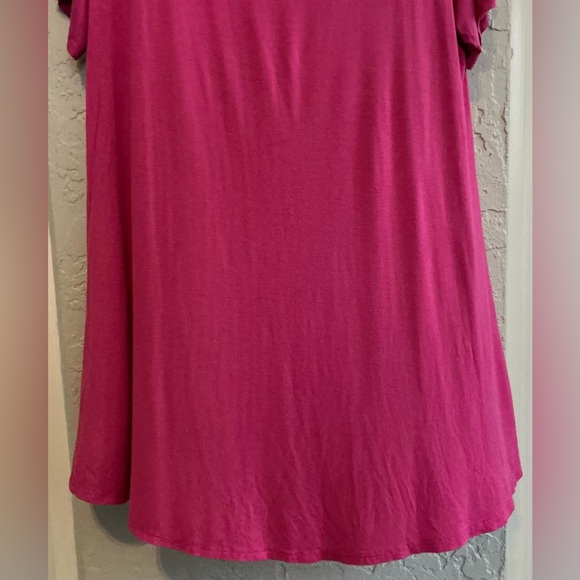 Larace Short Sleeve Scoop Neck Tunic in Pink - Picture 3 of 7